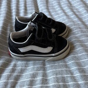 Vans Toddler Classic Black and White Sneakers